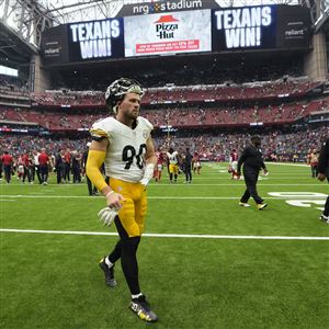 Steelers lose game, quarterback and more in abysmal showing against Texans