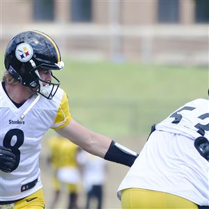 Kenny Pickett enters Steelers camp at the head of the table