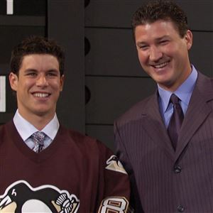 Sidney Crosby talks puppy accidents, Stanley Cup runs in rare long