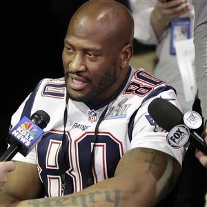 James Harrison, Danny Amendola swap jerseys at Media Day