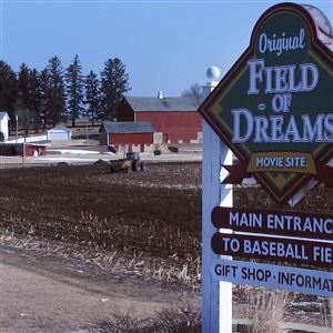 White Sox take the Win in the Field of Dreams with a walk off homerun – The  Southland Journal