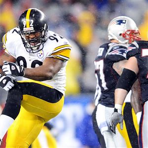 James Harrison rocking a Ben Roethlisberger jersey at Steelers' camp