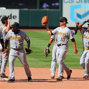 SIU alum Derek Shelton earns first MLB managerial win with Pirates