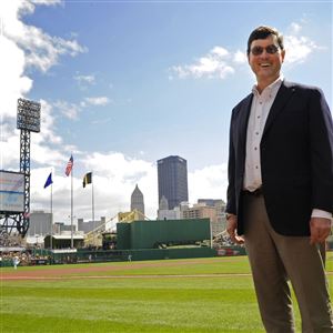 Pirates GM Huntington insists Kang will remain in Pittsburgh