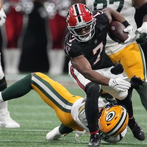 Pittsburgh Steelers punter Pressley Harvin III (6) runs for the play during  an NFL football game against the Cincinnati Bengals, Sunday, Nov. 28, 2021,  in Cincinnati. (AP Photo/Emilee Chinn Stock Photo - Alamy