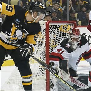 Pittsburgh Penguins on X: GOAL! GUENTZEL! First shift, first shot, first  goal. We know some elite company that Jake Guentzel (@jakenbake20) is  joining right now!  / X