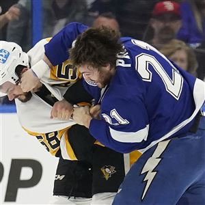 Penguins trounce Lightning in emotional battle of top-tier teams |  Pittsburgh Post-Gazette