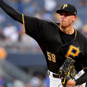 25 April 2015: Pittsburgh Pirates Shortstop Jordy Mercer (10