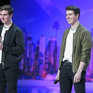 America S Got Talent Murrysville Mirror Image Twins Perform In Quarterfinals Pittsburgh Post Gazette