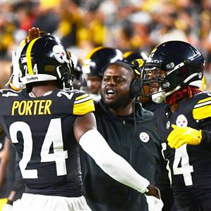 Pittsburgh, Pennsylvania, USA. 24th Dec, 2022. December 24th, 2022  Pittsburgh Steelers safety Minkah Fitzpatrick (39) entrance during  Pittsburgh Steelers vs Las Vegas Raiders in Pittsburgh, PA. Jake  Mysliwczyk/BMR (Credit Image: © Jake