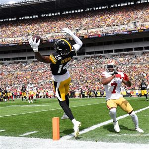 Pittsburgh Steelers WR George Pickens Suffers Hamstring Injury - Sports  Illustrated Pittsburgh Steelers News, Analysis and More