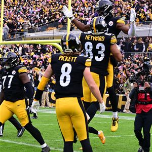 Steelers ride the Bus – Daily Bulletin