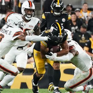 Browns bring back RB Kareem Hunt on 1-year deal after Nick Chubb's