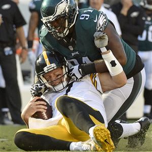 Steelers lose first game, a 34-3 drubbing by Eagles