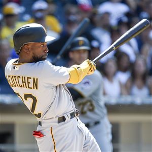 Josh Harrison leaves Pirates vs. Padres game after jamming left leg