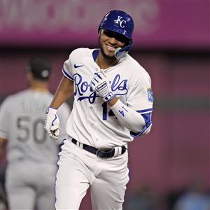 Braves mash Royals in big game one win - by Will Thomas