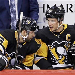 Winter Classic: Penguins allow pair of third-period goals in loss to Bruins