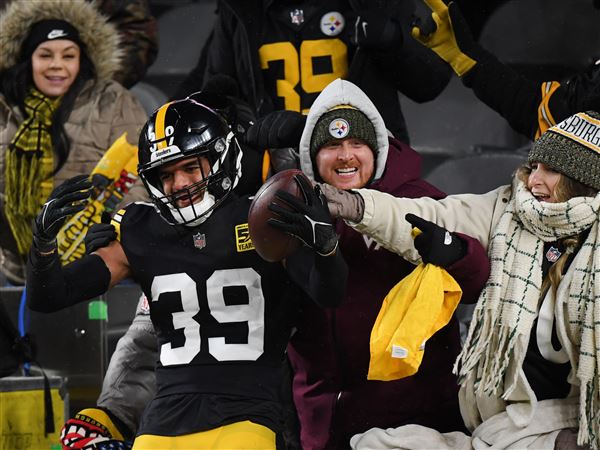 Steelers Best Raiders, Winter Conditions in Christmas Eve Win