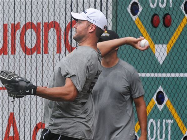 Ben Roethlisberger gets warm welcome on ice as Penguins honor retired  Steelers quarterback