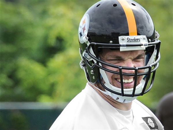 Long snapper Greg Warren key part of Steelers trivia