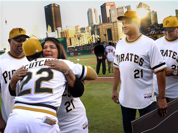 Andrew McCutchen named Roberto Clemente Award winner