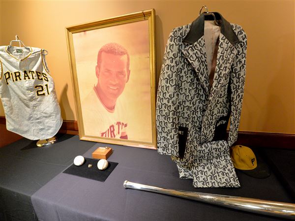 Roberto Clemente painting being auctioned by Love of the Game to