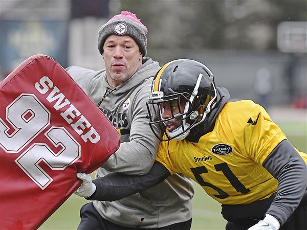 Vince Williams wears Ryan Shazier's jersey in practice