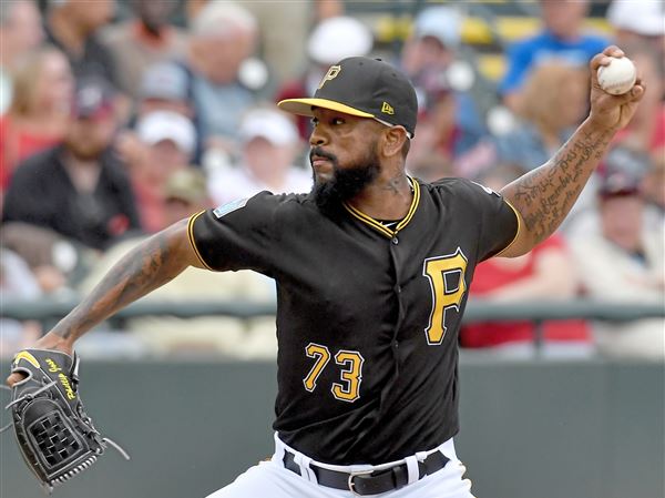 Pirates sign Felipe Rivero to 4-year deal