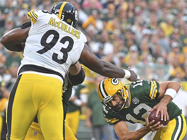 Defensive lineman Daniel McCullers of the Pittsburgh Steelers looks News  Photo - Getty Images