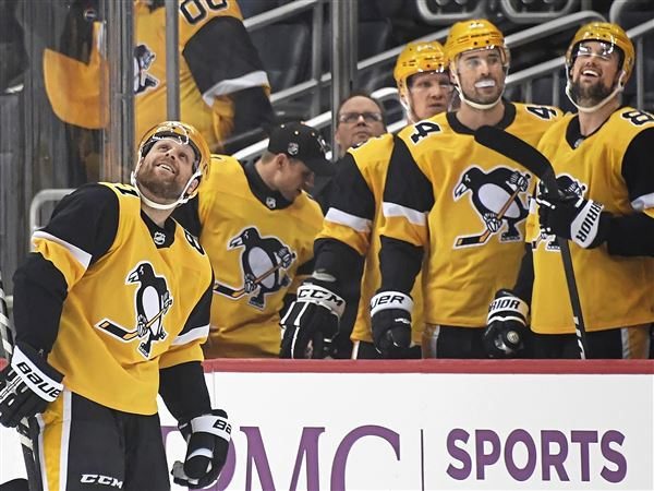 Pittsburgh Penguins outlets Totem Pole