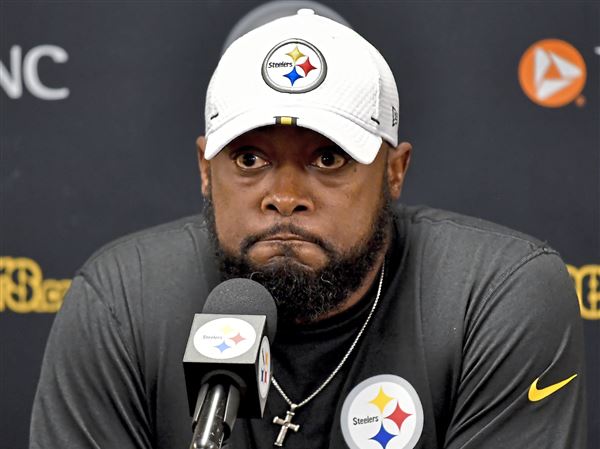 Steelers cancel Monday practice following death of WRs coach