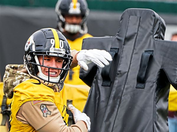 Ben Roethlisberger Watches Pittsburgh Penguins Warmup In No. 7 Jerseys -  CBS Pittsburgh