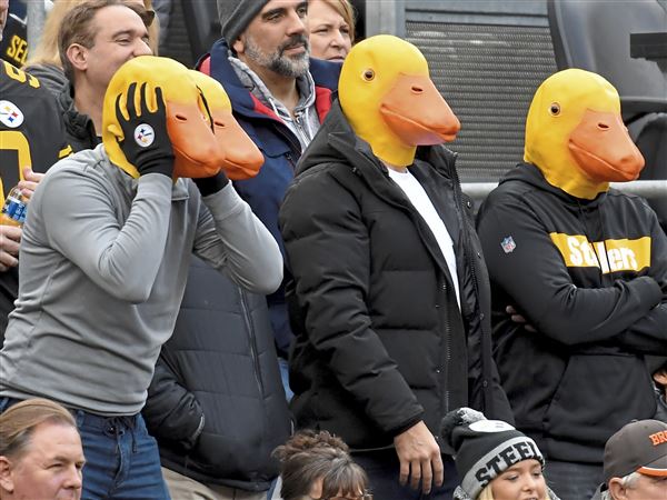 Steelers will open the gates to spectators when Eagles come to