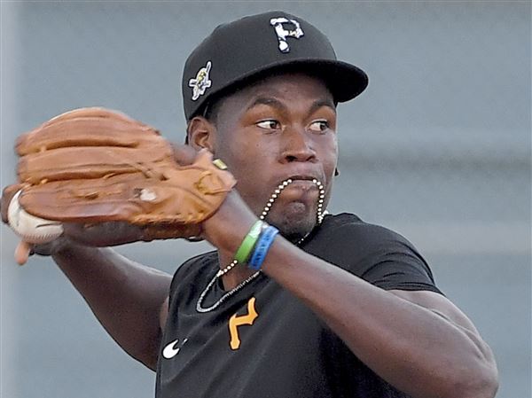 Pirates prospect Oneil Cruz in police custody after Dominican