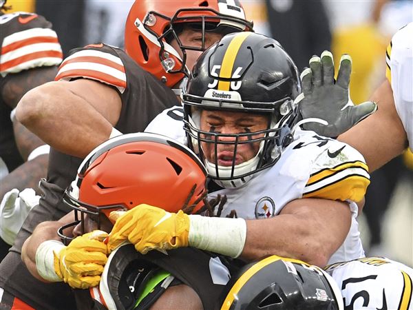 Ron Cook: Somehow, the Steelers' offense keeps producing red flags