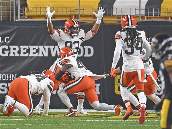 Watch the Browns score defensive TD on bad snap to Ben Roethlisberger on  first play of the game [VIDEO] - DraftKings Network