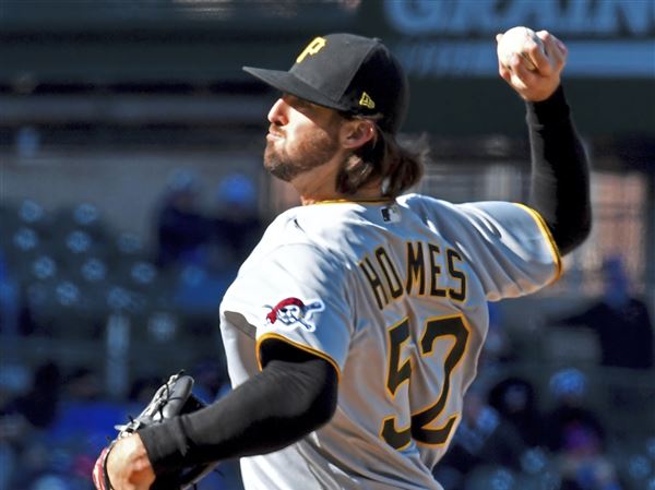 Slocomb's Holmes traded by Pirates to N.Y. Yankees