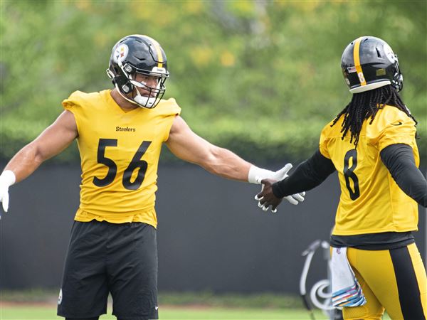 Are the Steelers hinting at bringing the yellow helmet back