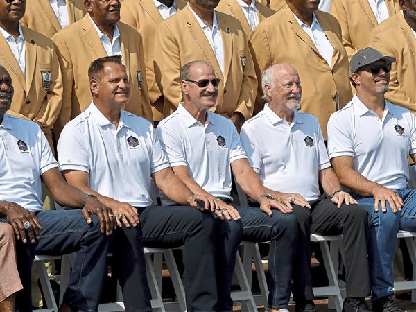 Steelers, Pitt greats receive Pro Football Hall of Fame gold jackets in  Canton