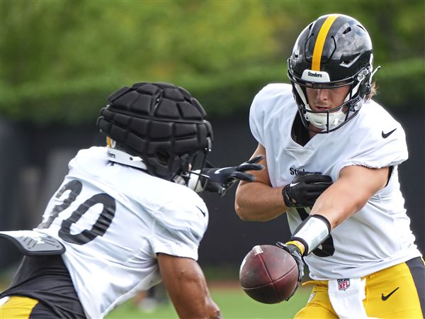 After rainout last year, Steelers players embrace return of Friday Night  Lights practice