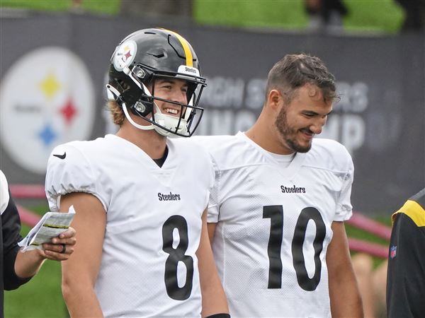 Steelers tab Kenny Pickett to start second half, bench struggling Mitch  Trubisky - On3