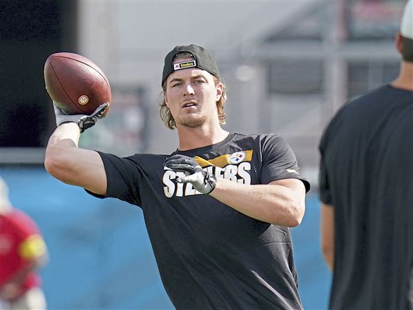 Steelers QB Kenny Pickett's poor game stirs up the internet bigtime