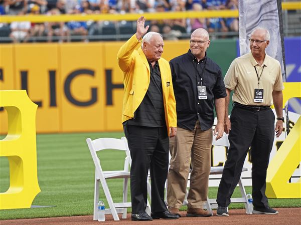 Source: Pirates will sign 4 Negro Leagues stars to 'contracts' for Hall of  Fame induction