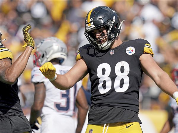 Steelers rookie TE Pat Freiermuth shines in two-TD game vs. Bears