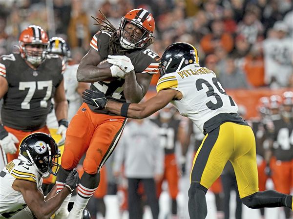 Browns RB Kareem Hunt gets win and jersey vs. Steelers QB and former high  school rival Mitchell Trubisky 