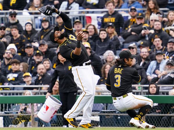 Cueto drops the ball, 10/01/2013