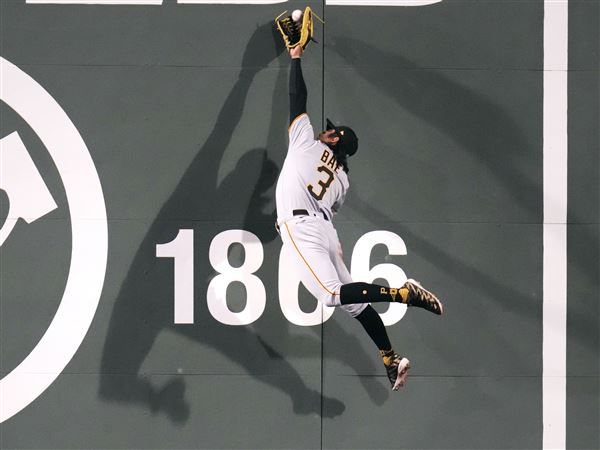 Watch a Pirates outfielder rob a home run on a ball he nearly