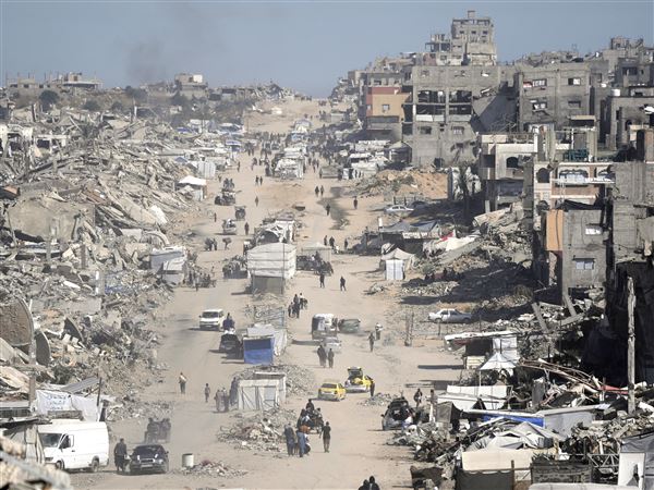 Displaced Palestinians fleeing the  ongoing Israeli military operations in the Gaza Strip arrive in Jabaliya in northern Gaza last week.