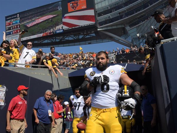 Alejandro Villanueva's jersey becomes a top seller after he (accidentally)  stands during anthem