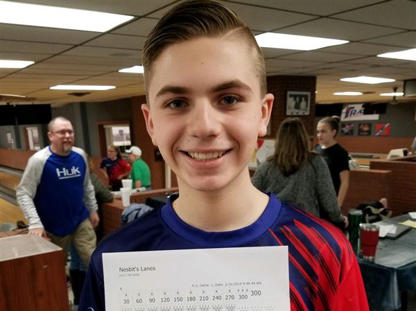 Franklin Regional s Alex Smith bowls back to back 300 games 879